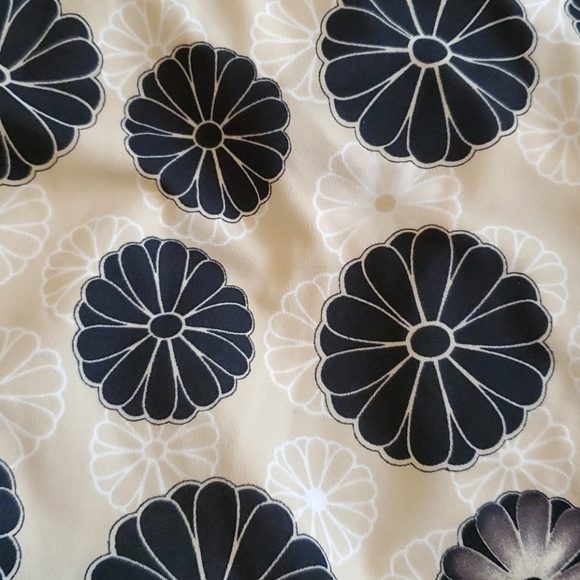 Black and Tan Print Top size small - Picture 4 of 6